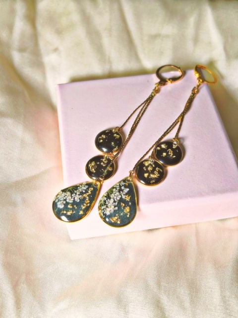 WISZĄCE KOLCZYKI Z KWIATAMI