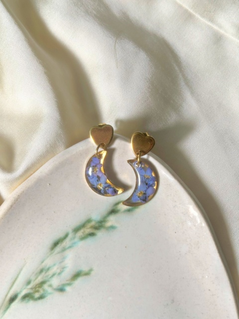 kolczyki w kształcie księżyca z kwiatami