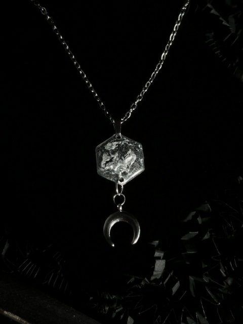 naszyjnik z kolekcja Noir Galaxy