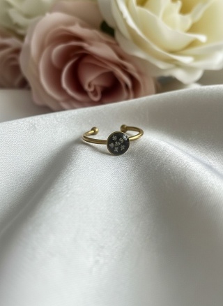 Regulowany pierścionek z kwiatami