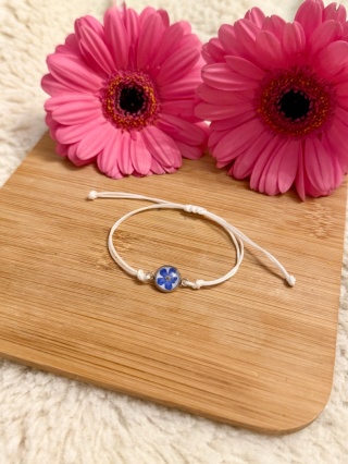 Bransoletka z niezapominajką na nylonowym sznurku – delikatna biżuteria handmade