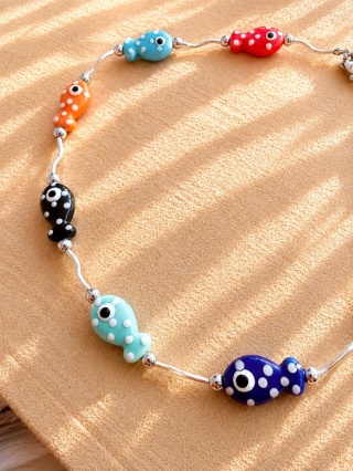 Choker Color Fish – kolorowy naszyjnik z rybkami na lato