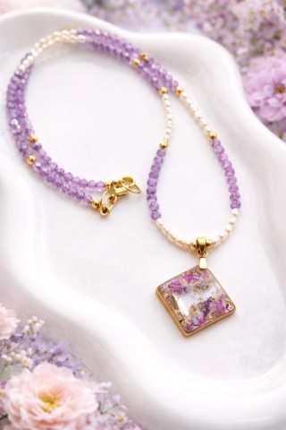 Naszyjnik „Zaczarowany Ogród” z ametystem i perłami słodkowodnymi – długość 45 cm