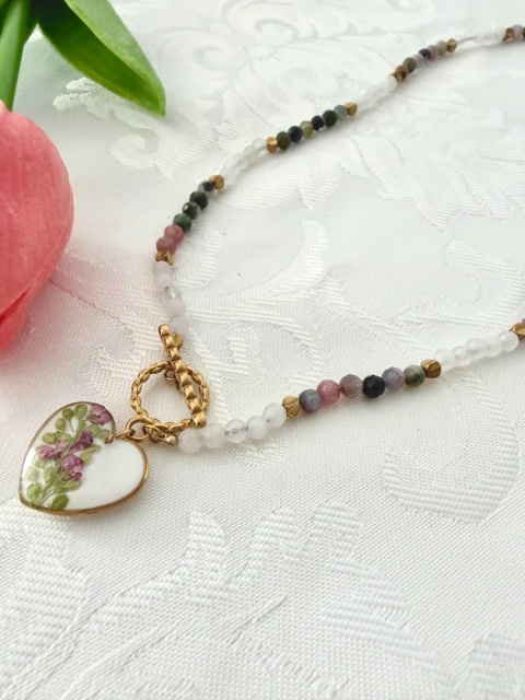 romantyczny naszyjnik handmade z prawdziwymi kwiatami