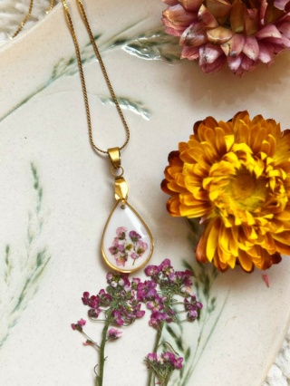 Naszyjnik z prawdziwą smagliczką w żywicy