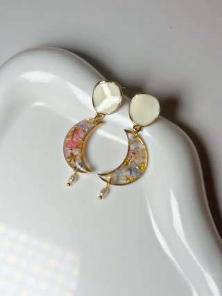 Komplet biżuterii z kwiatami i perełkami – księżyc | Blask Natury