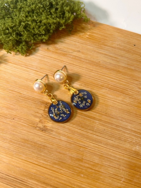 Kolczyki wiszące z kwiatami dzikiej marchwii perłowe zapięcie